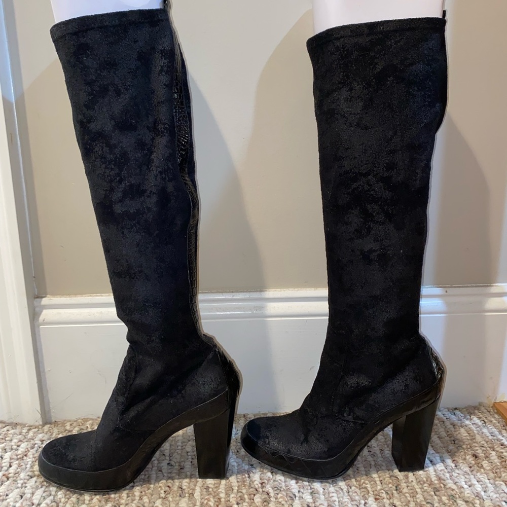 Donald J Pliner Calf-high Heeled Boots/Suede with Snakeskin Detail